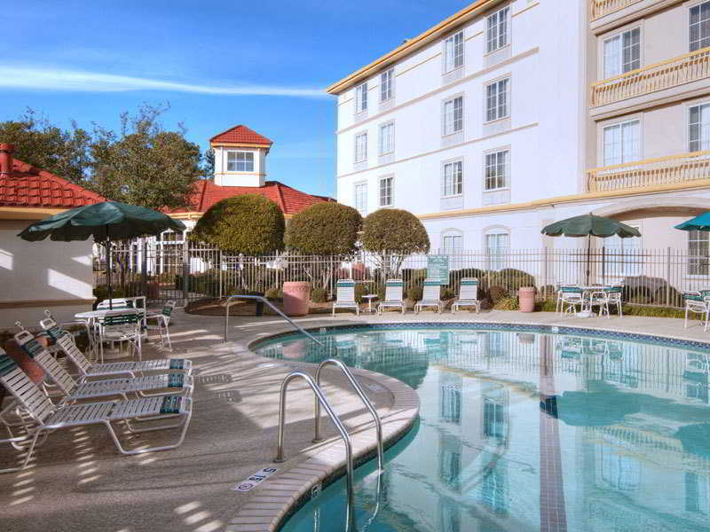 Отель La Quinta By Wyndham Shreveport Airport Экстерьер фото