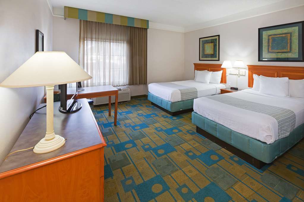 Отель La Quinta By Wyndham Shreveport Airport Номер фото